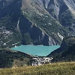Les 2 Alpes - Pied Des Pistes - Plein Centre De La Station Au Calme Daire